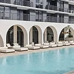 Blueground Edgewater Coffee Gym Pool Wd Mia-107